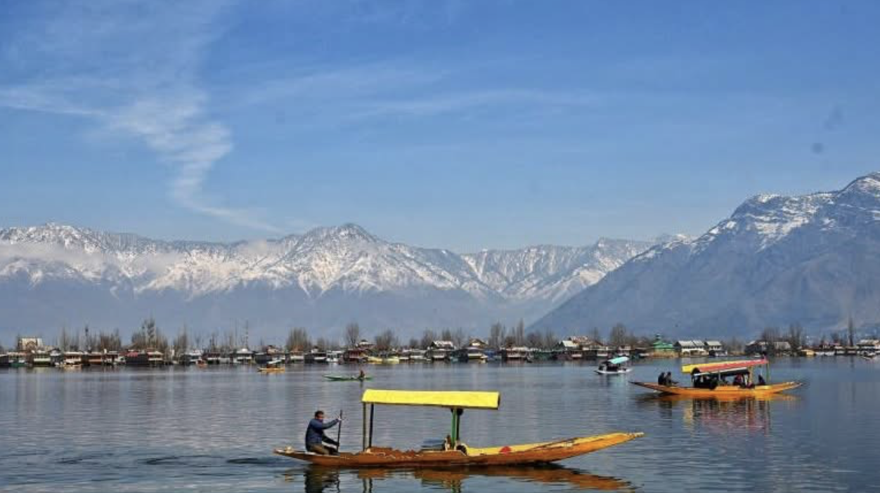 Srinagar shivers at -2.1°C, Shopian freezes at -5.5°C